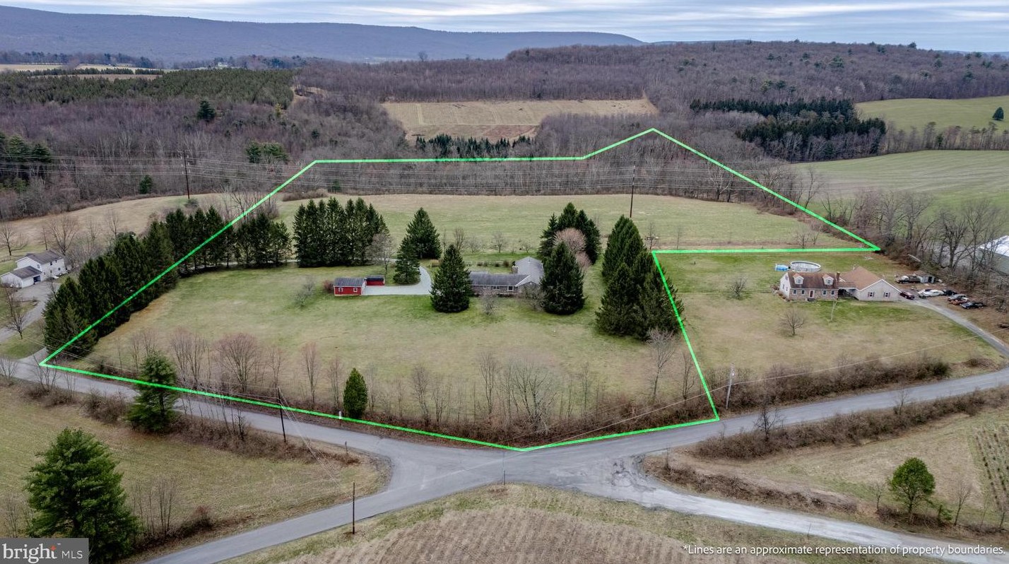 11 Municipal Rd, Weissport, PA 18235