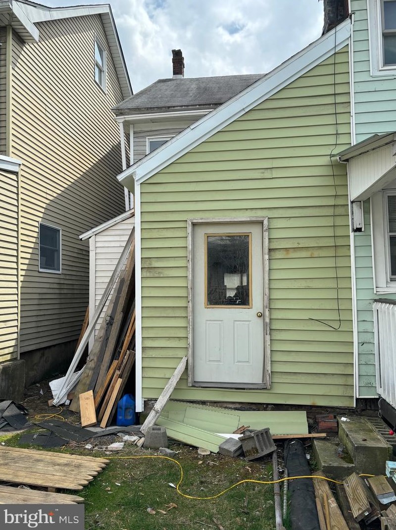 325 W Ridge St, Lansford, PA 18232
