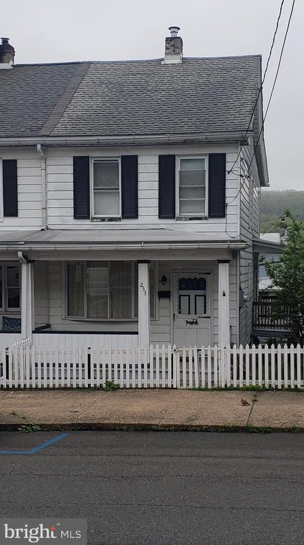 233 E Abbott St, Lansford, PA 18232