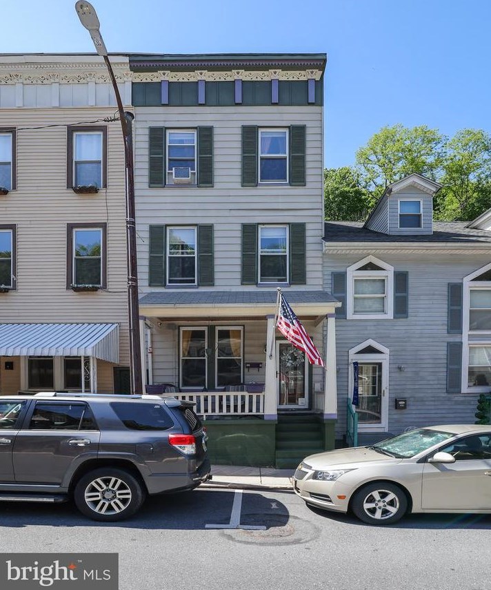 104 Broadway, Jim Thorpe, PA 18229-2024
