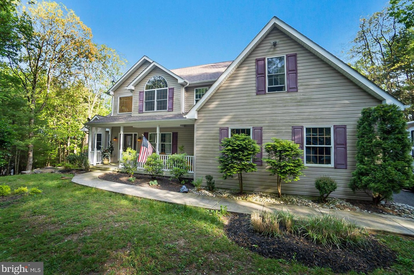 85 Breezewood Ct, Palmerton, PA 18071