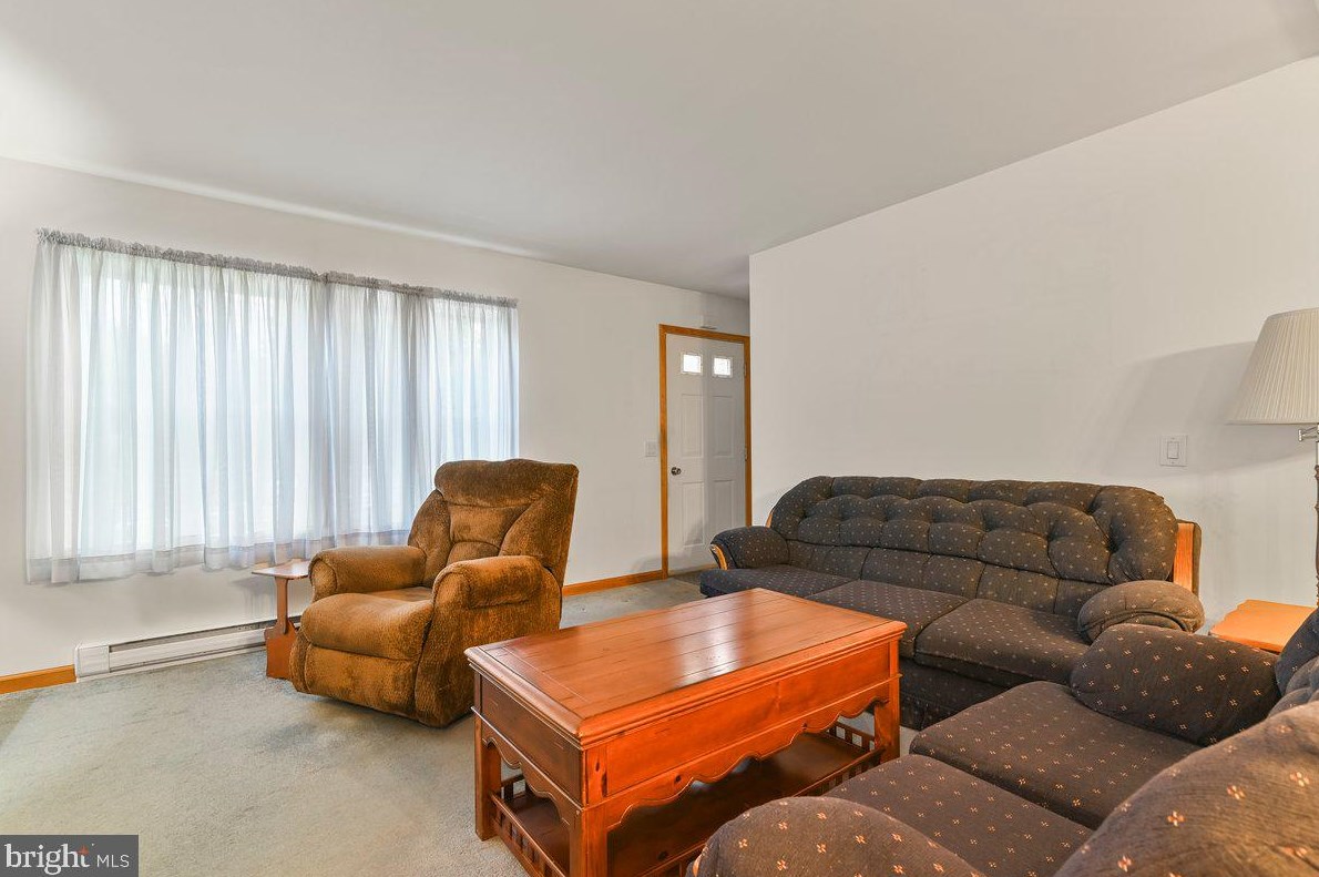 325 6th St, Weatherly, PA 18255