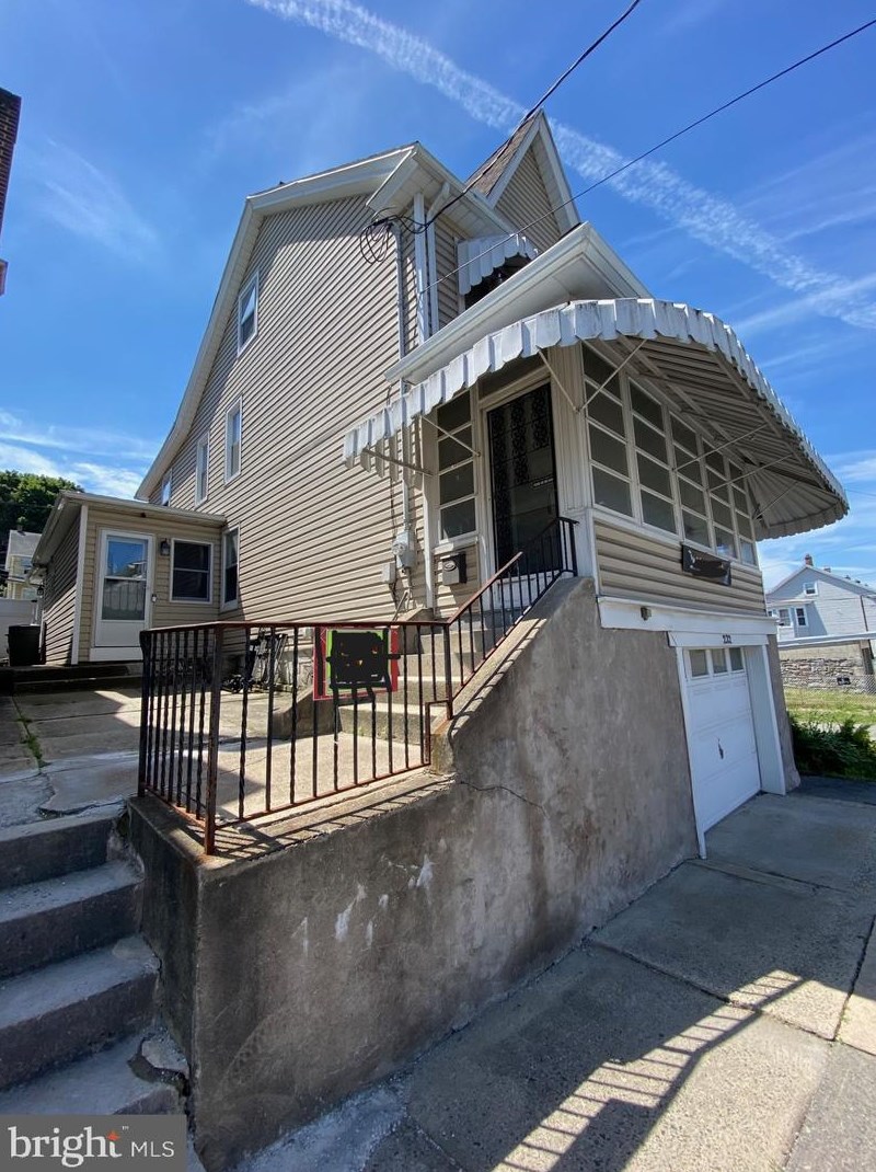 232 W Bertsch St, Lansford, PA 18232