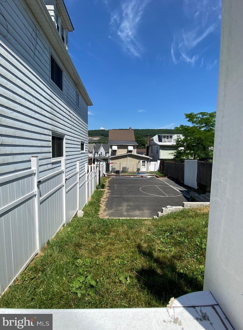 232 Bertsch St, Lansford PA  18232-2105 exterior