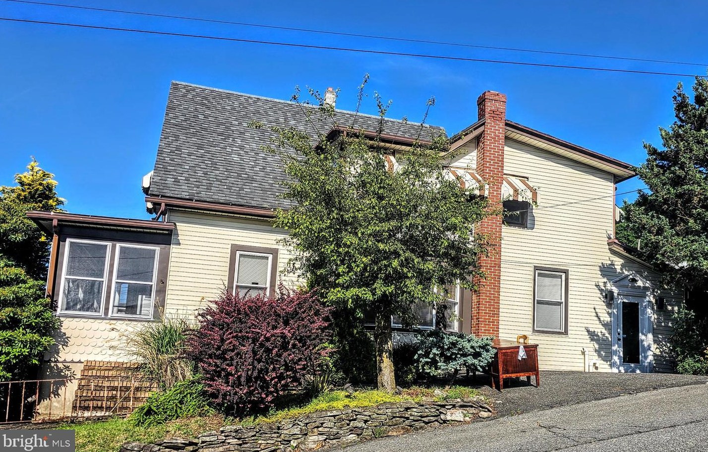 101 E Center St, Nesquehoning, PA 18240