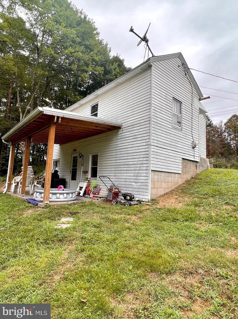 940 Village Rd, Clearfield, PA 16830-1102