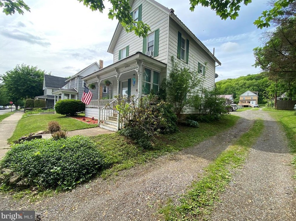 1007 Dorey St, Clearfield, PA 16830