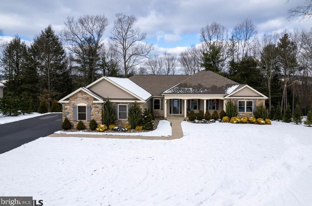 515 Johns Dr, Clearfield, PA 16830