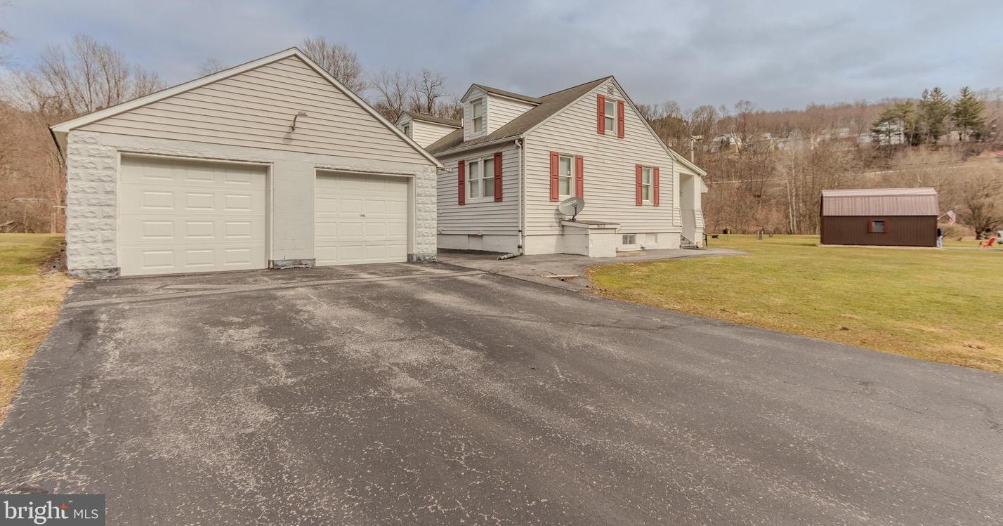 241 Anderson Ave, Curwensville, PA 16833