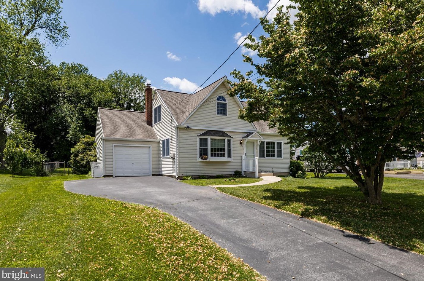 117 Lakeview Dr, Exton, PA 19341-1524