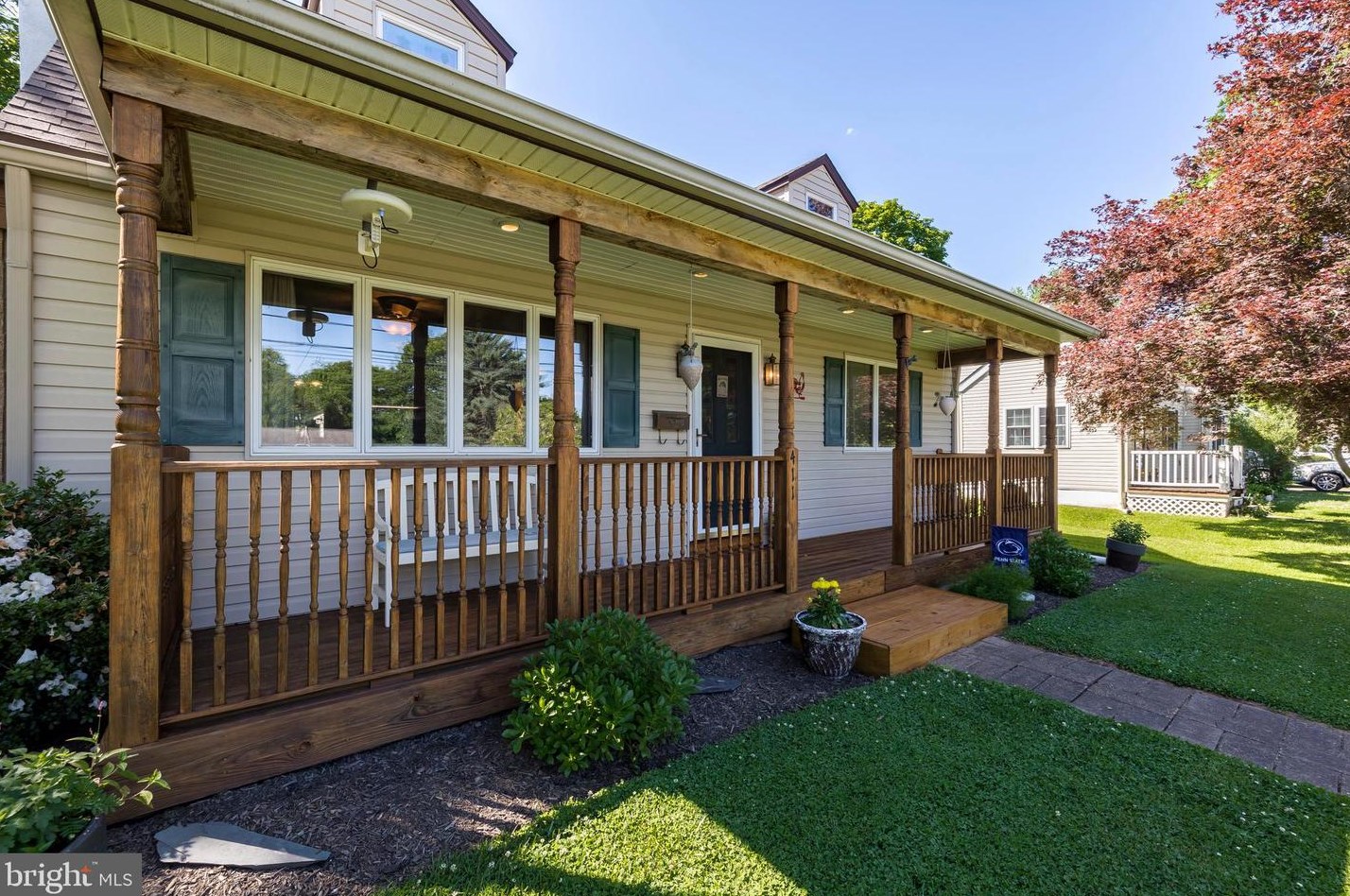 411 Pikeland Ave, Spring City, PA 19475-2110