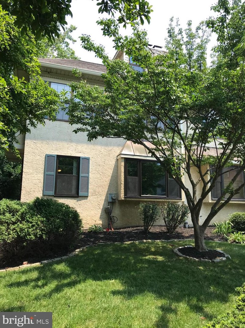 62 Iroquois Ct, Wayne, PA 19087