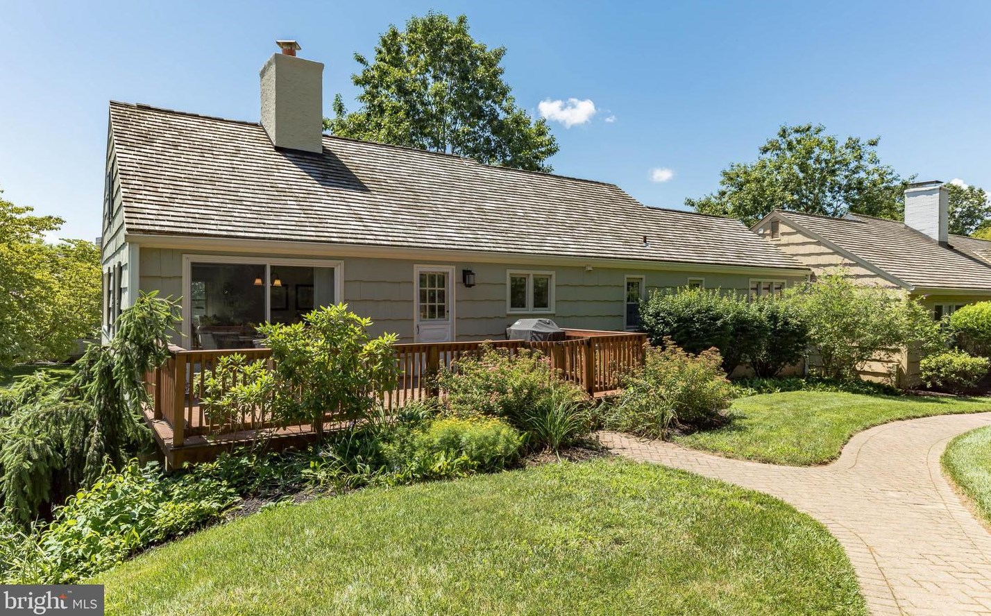 1113 Queens Way, West Chester, PA 19382-2019