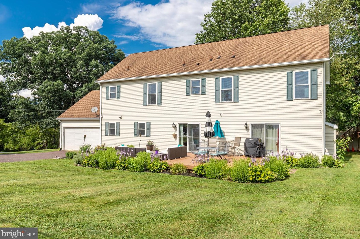 730 Heckel Ave, Spring City, PA 19475-1692