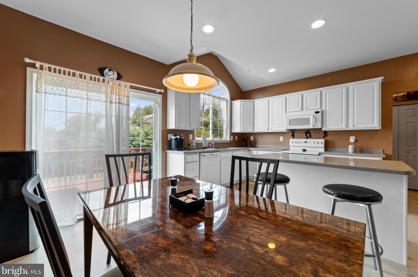 127 Watch Hill Rd, Coatesville PA  19320-3955 exterior