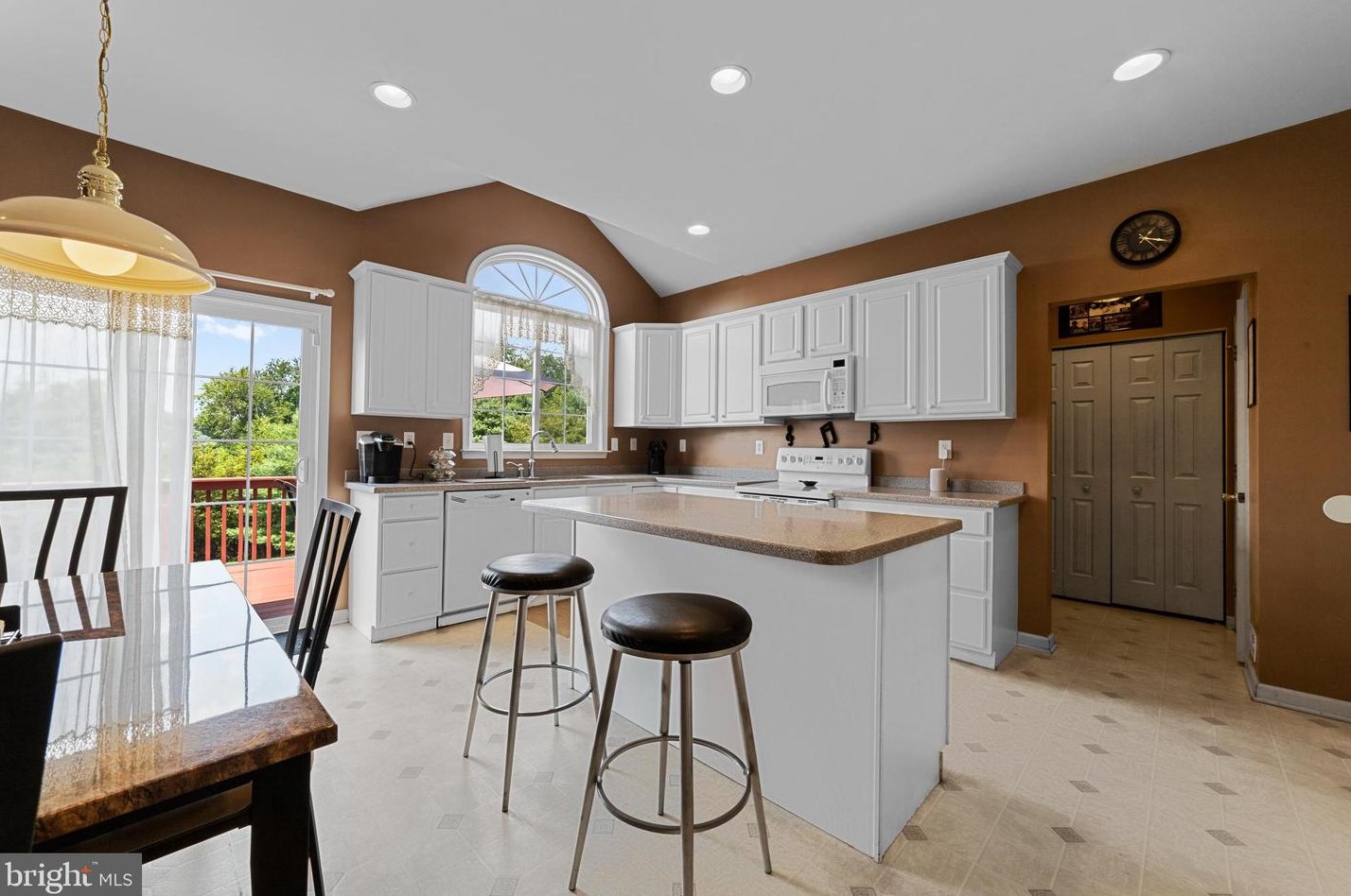 127 Watch Hill Rd, Coatesville PA  19320-3955 exterior