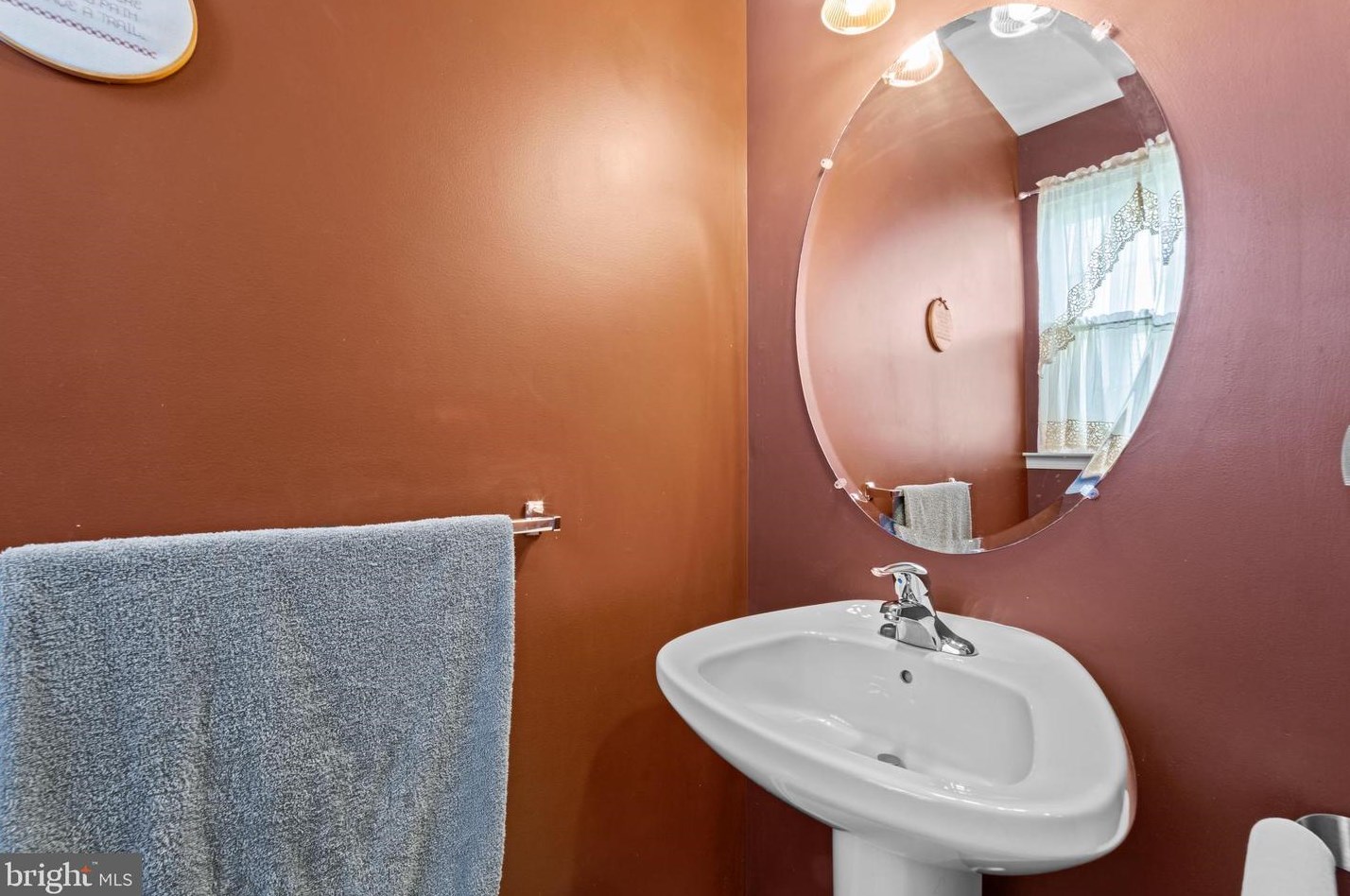 127 Watch Hill Rd, Coatesville PA  19320-3955 exterior