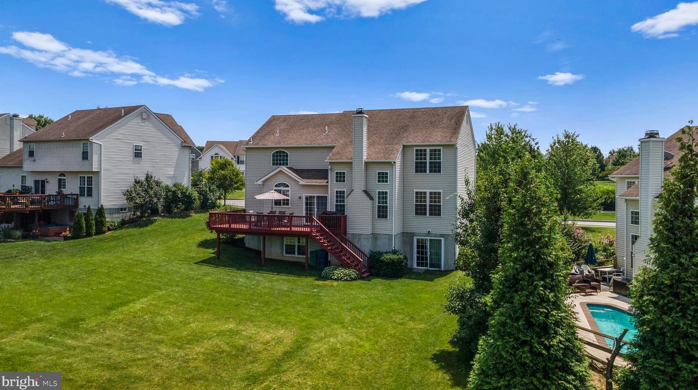 127 Watch Hill Rd, Coatesville PA  19320-3955 exterior