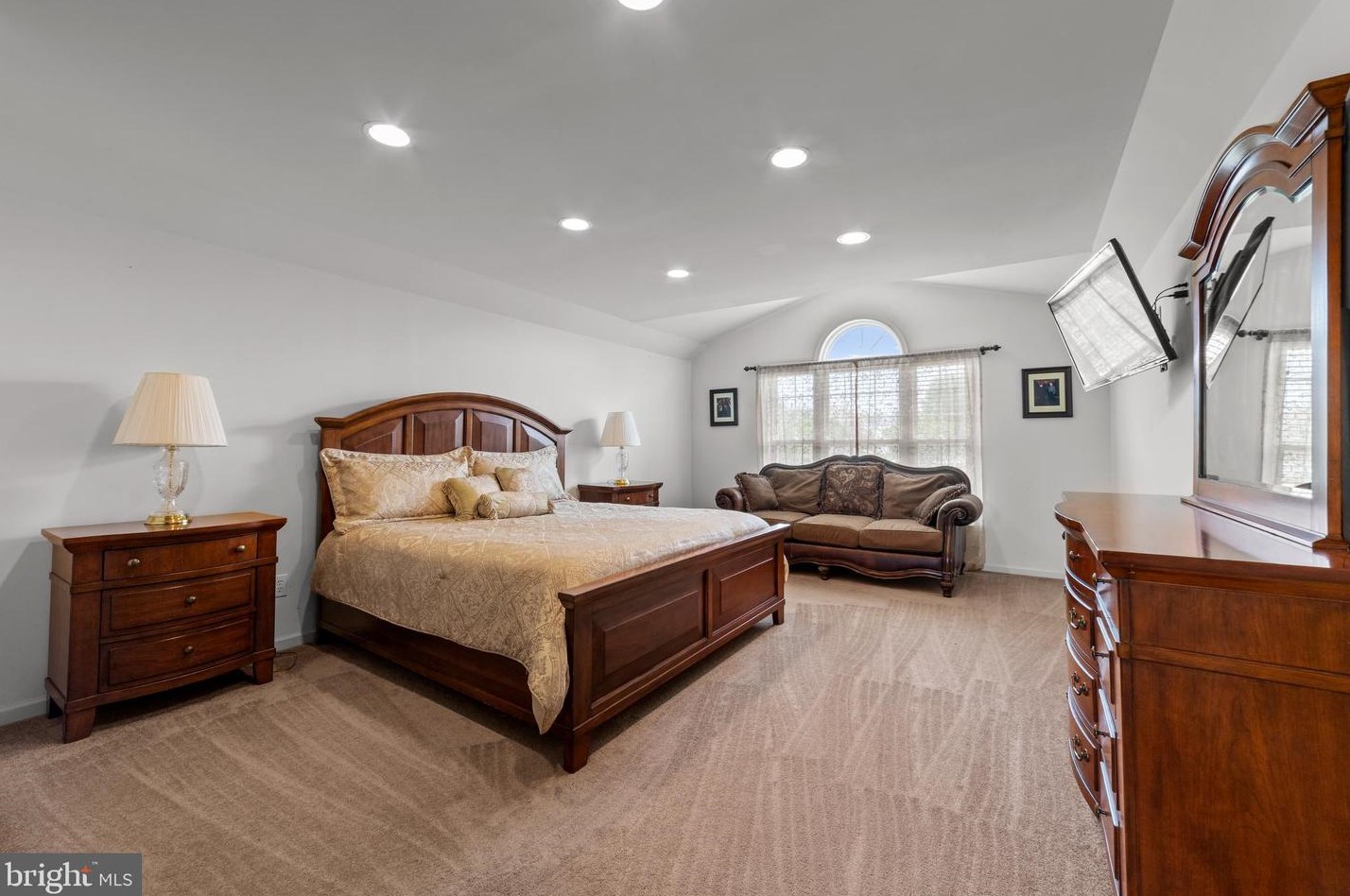 127 Watch Hill Rd, Coatesville PA  19320-3955 exterior