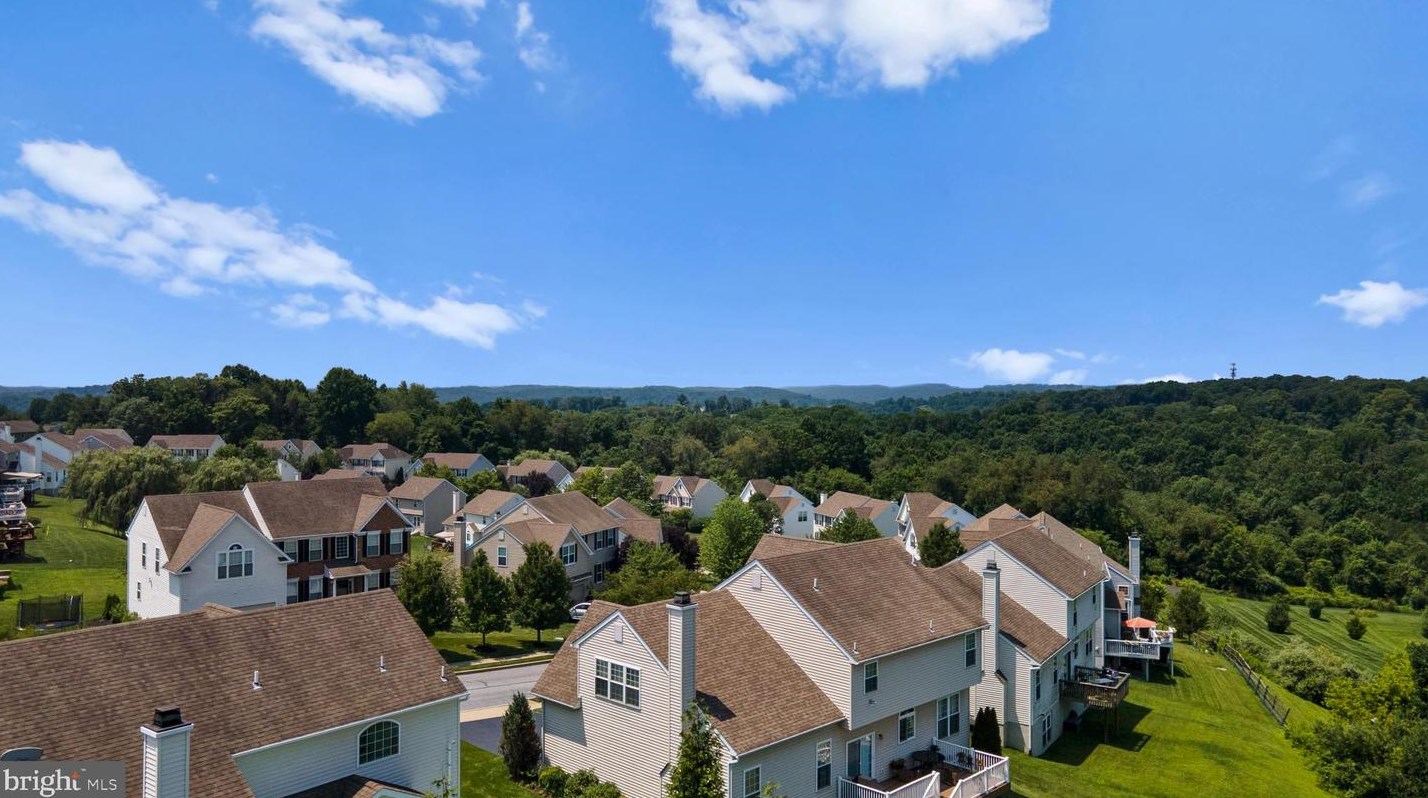 127 Watch Hill Rd, Coatesville PA  19320-3955 exterior