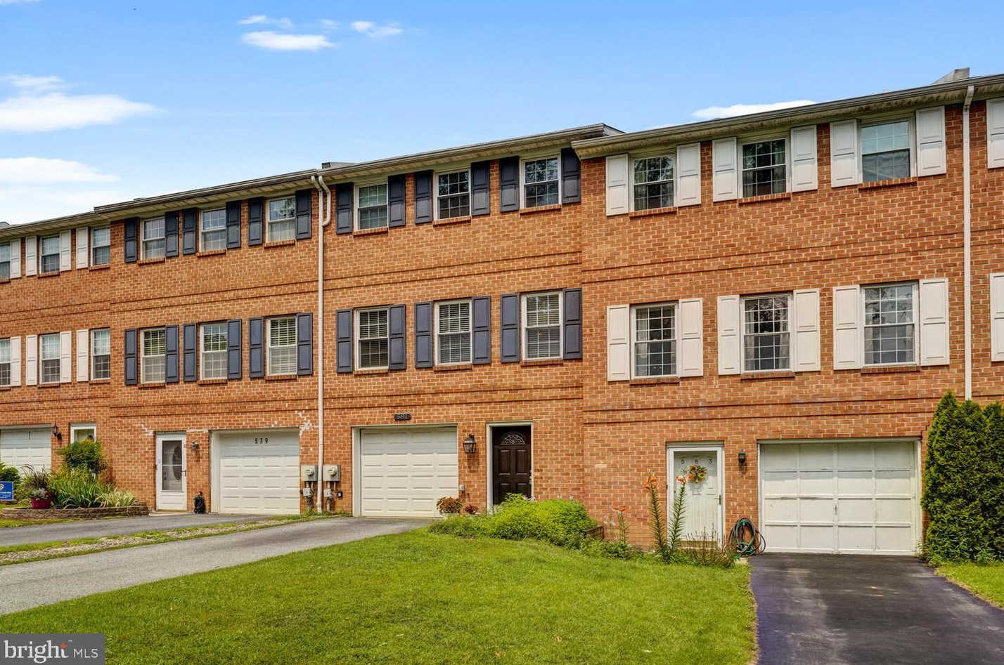 581 Coventry Ln, West Chester, PA 19382-7596