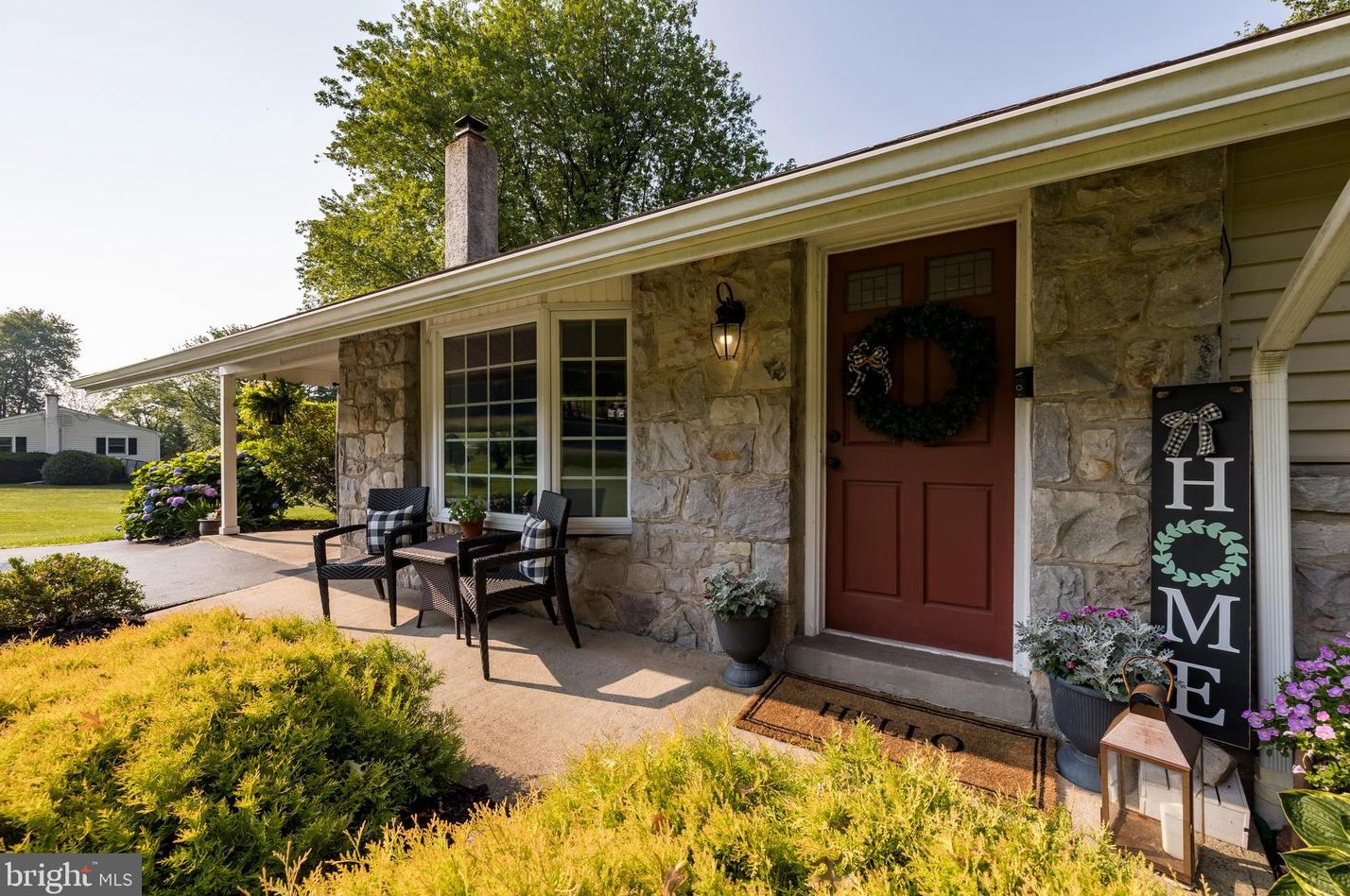 1464 Valley View Rd, Pottstown, PA 19465