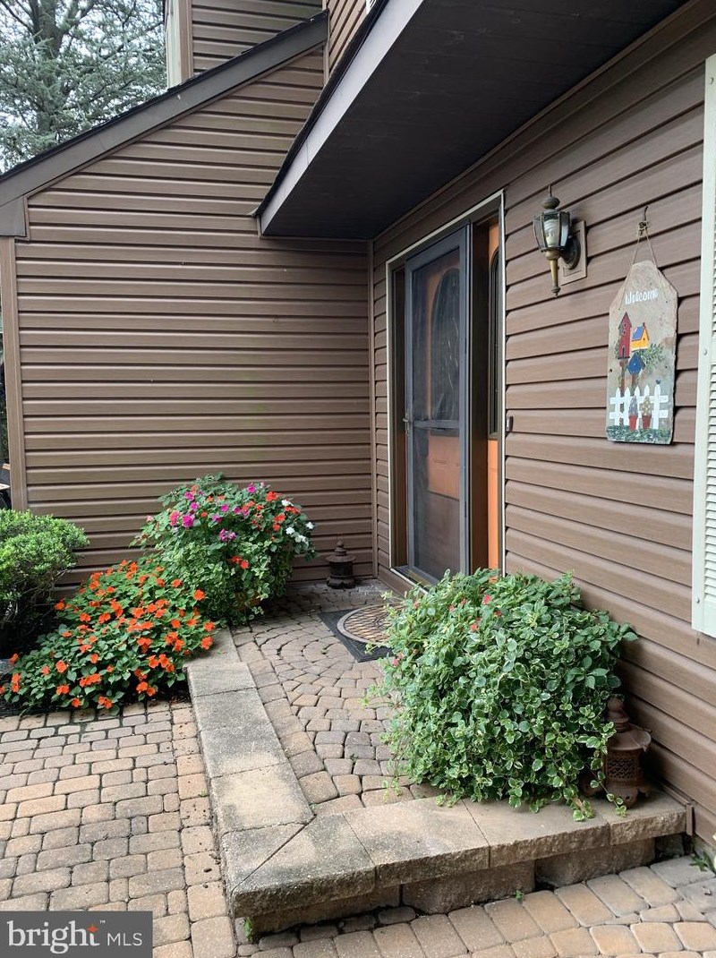 1331 Westminster Dr, Downingtown, PA 19335