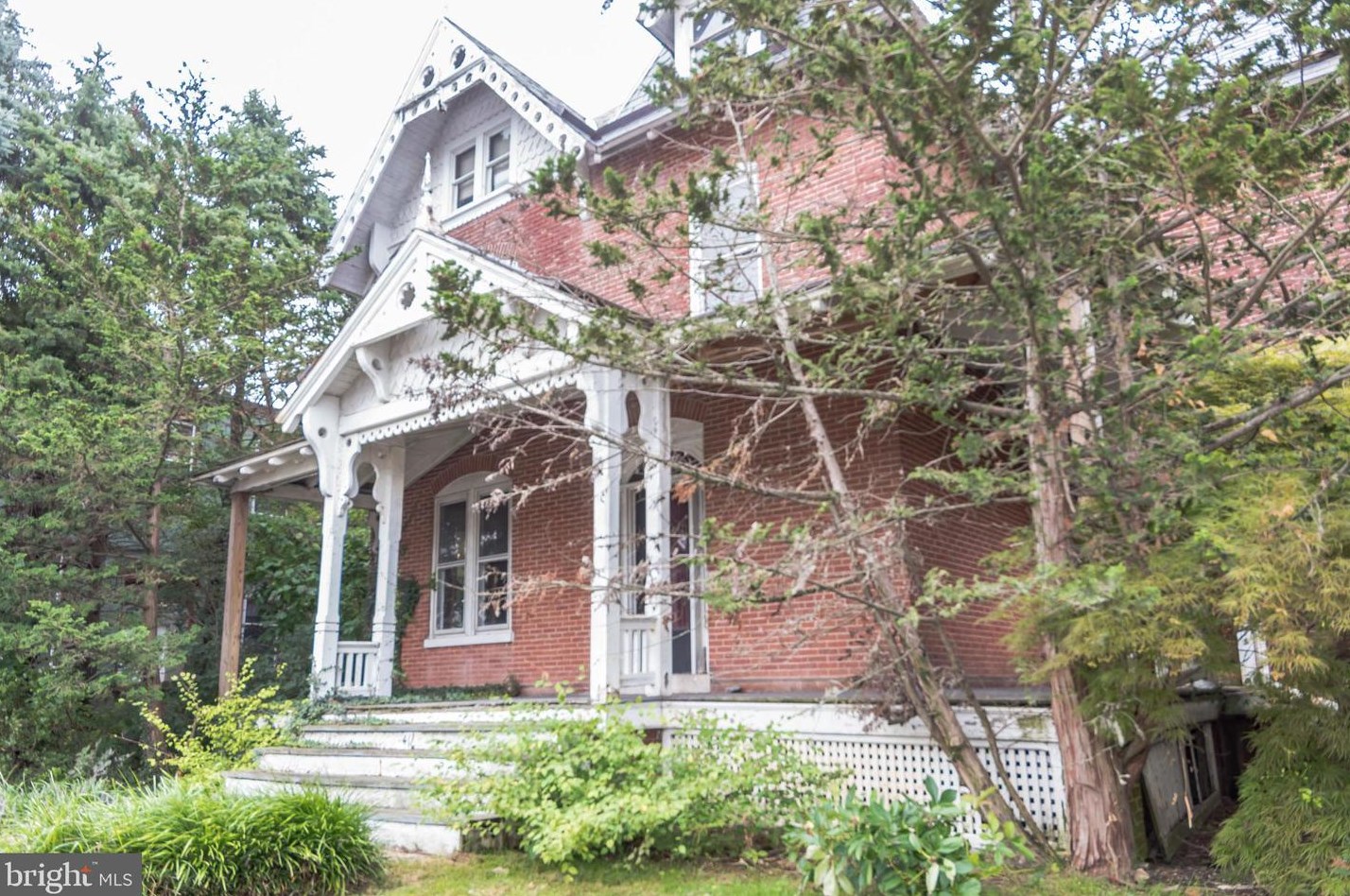 416 Market St, Oxford, PA 19363-1638
