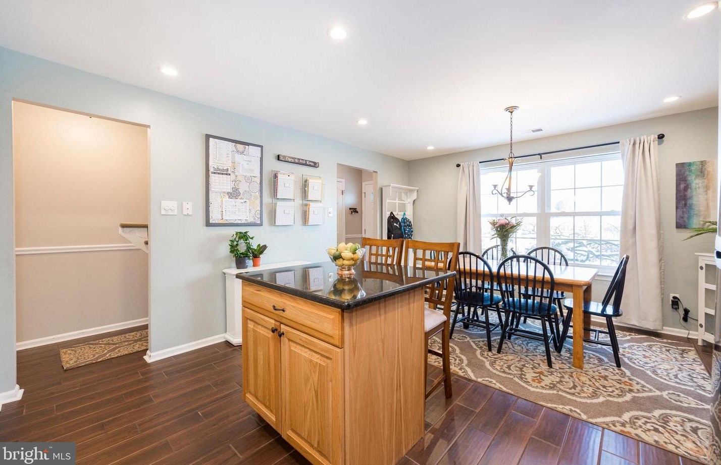 327 Gwynedd Ct, Exton PA  19341-1498 exterior