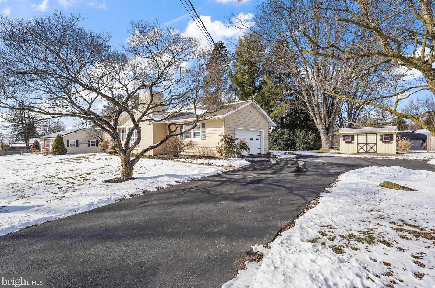 747 Hillcrest Dr, Steelville, PA 19310
