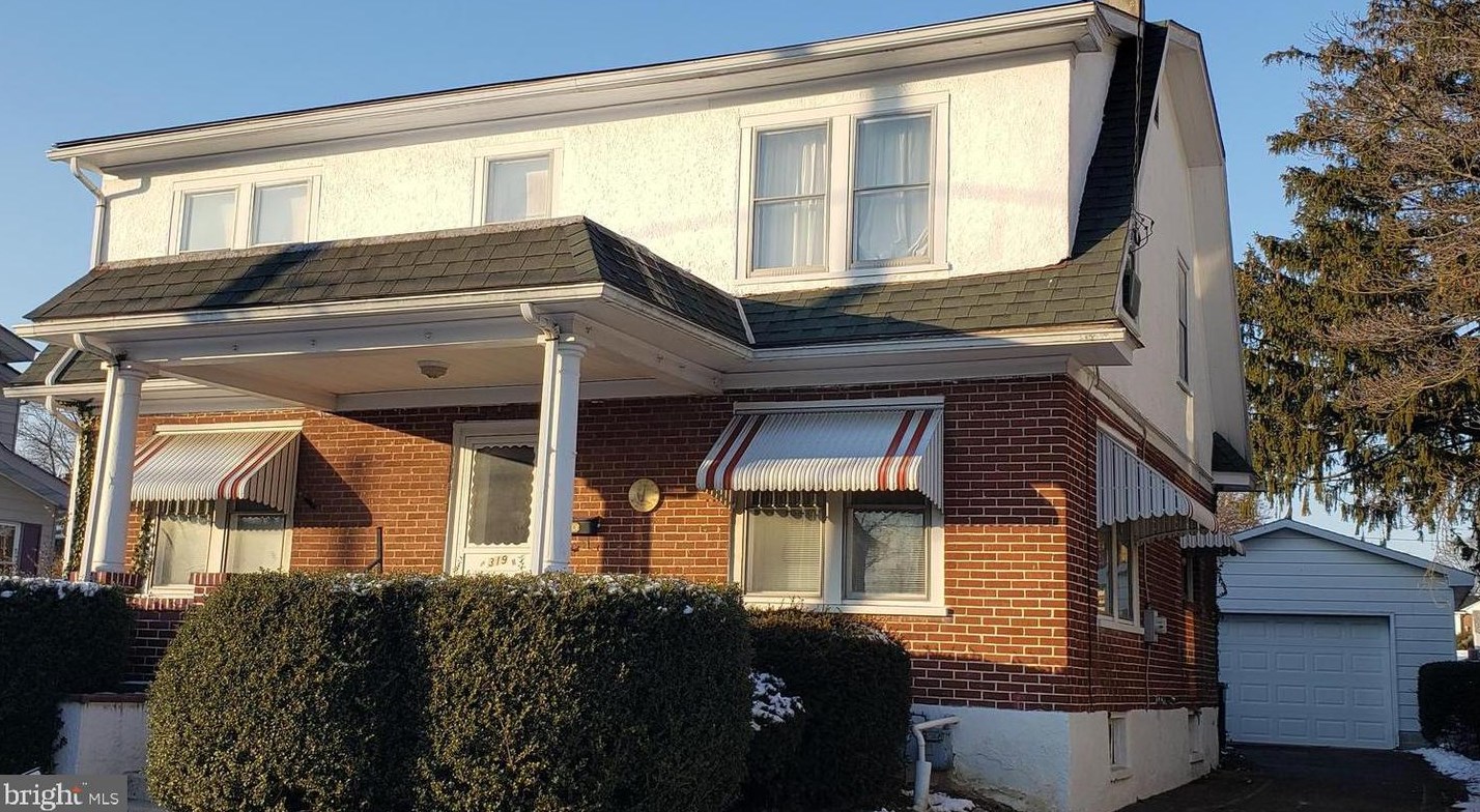 319 Park St, Oxford, PA 19363-1533