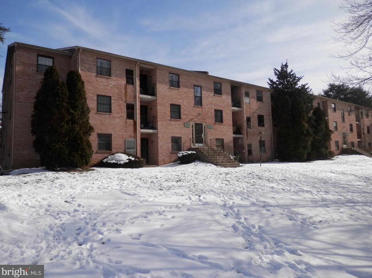 2301 Pond View Dr, West Chester, PA 19382-6318