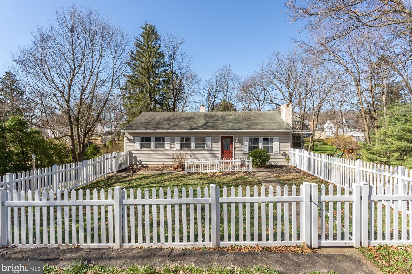 32 Grubb Rd, Frazer, PA 19355-3063