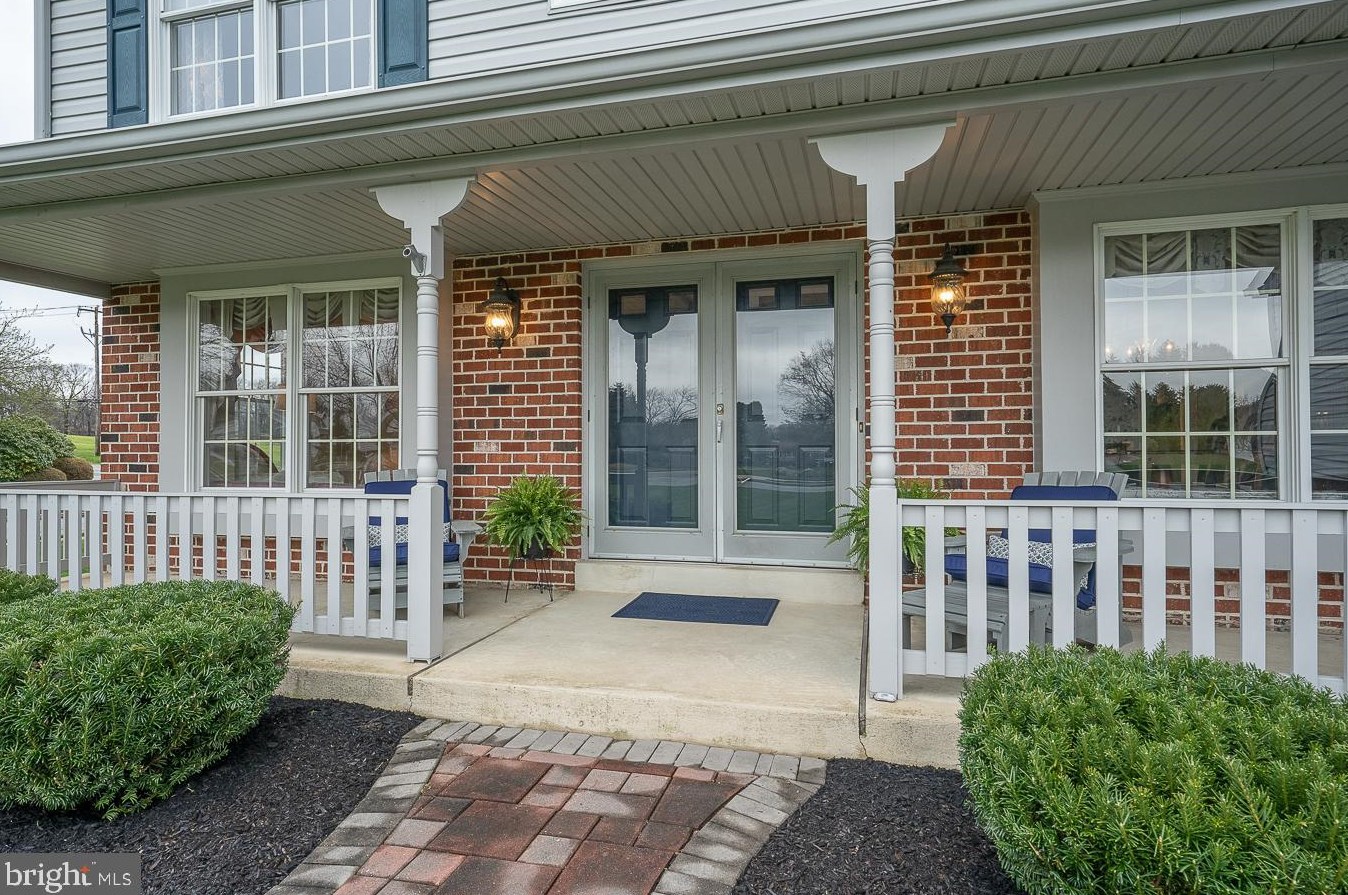 217 Stoughton Cir, Exton, PA 19341-1404