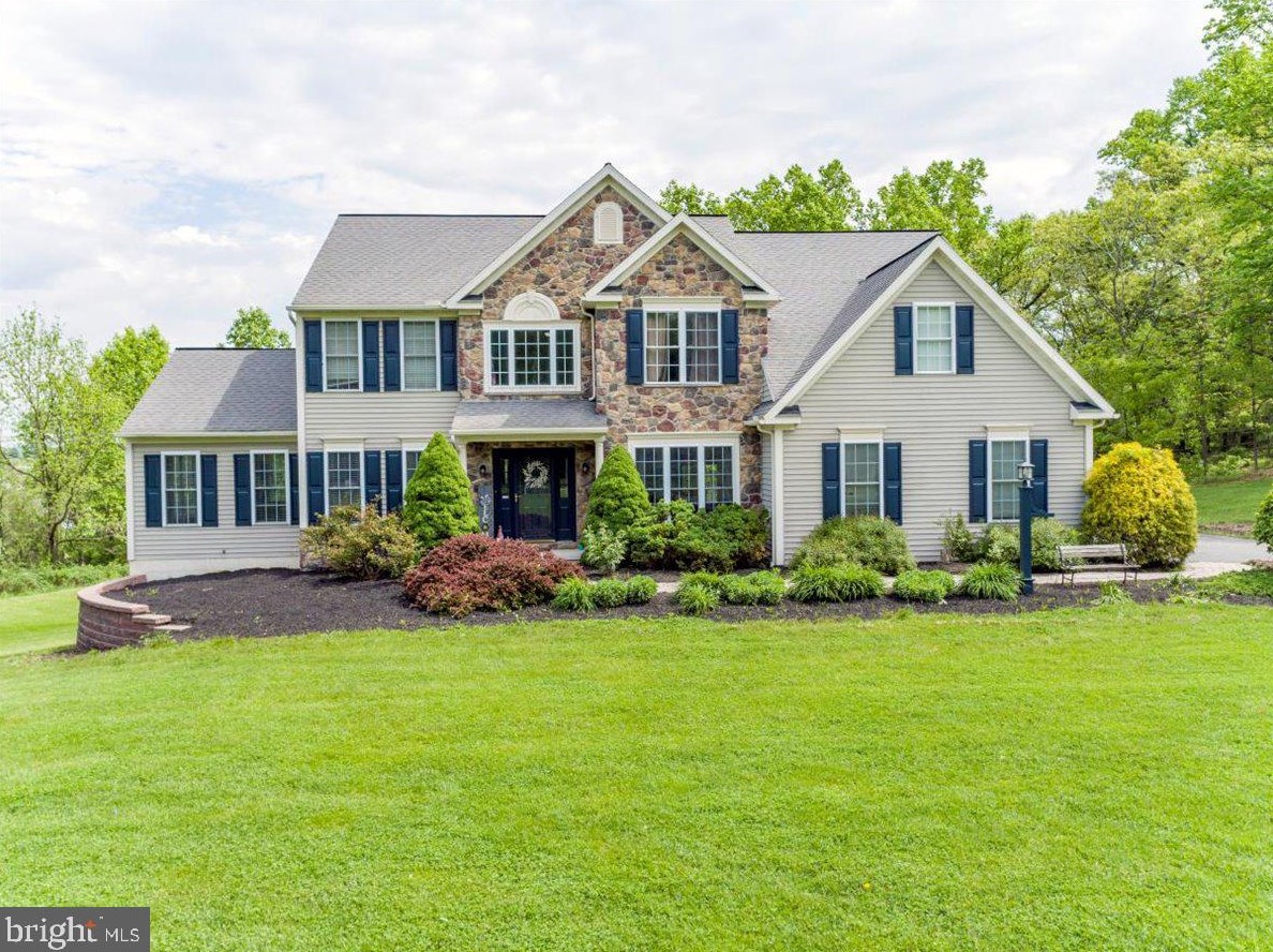 41 Conifer Cir, Honey Brook, PA 19344-1257