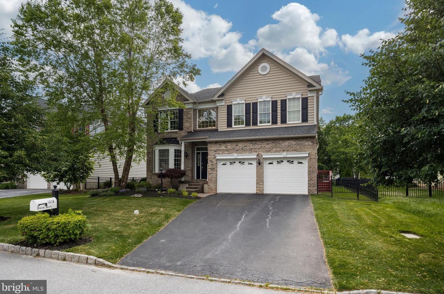 1219 Denton Dr, Chester Springs, PA 19425-3879