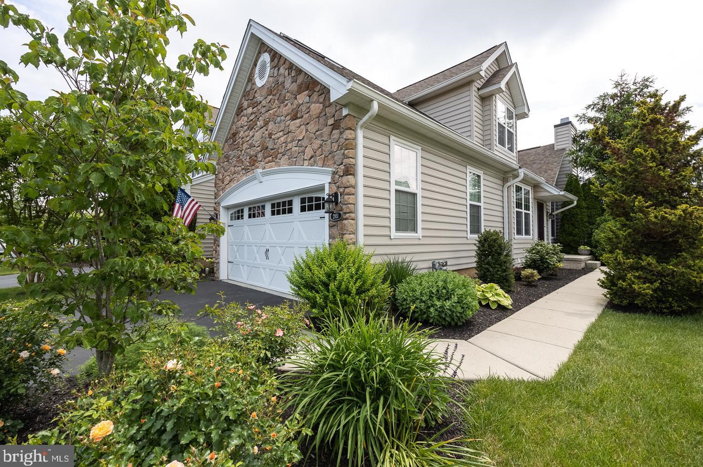 2851 Tansey Ln, Chester Springs, PA 19425-3902