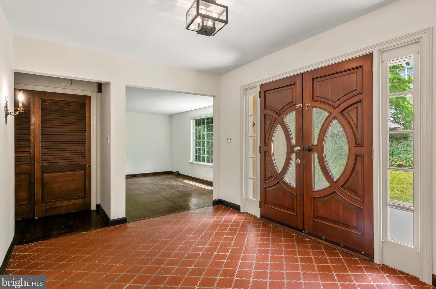 235 Vincent Rd, Paoli, PA 19301