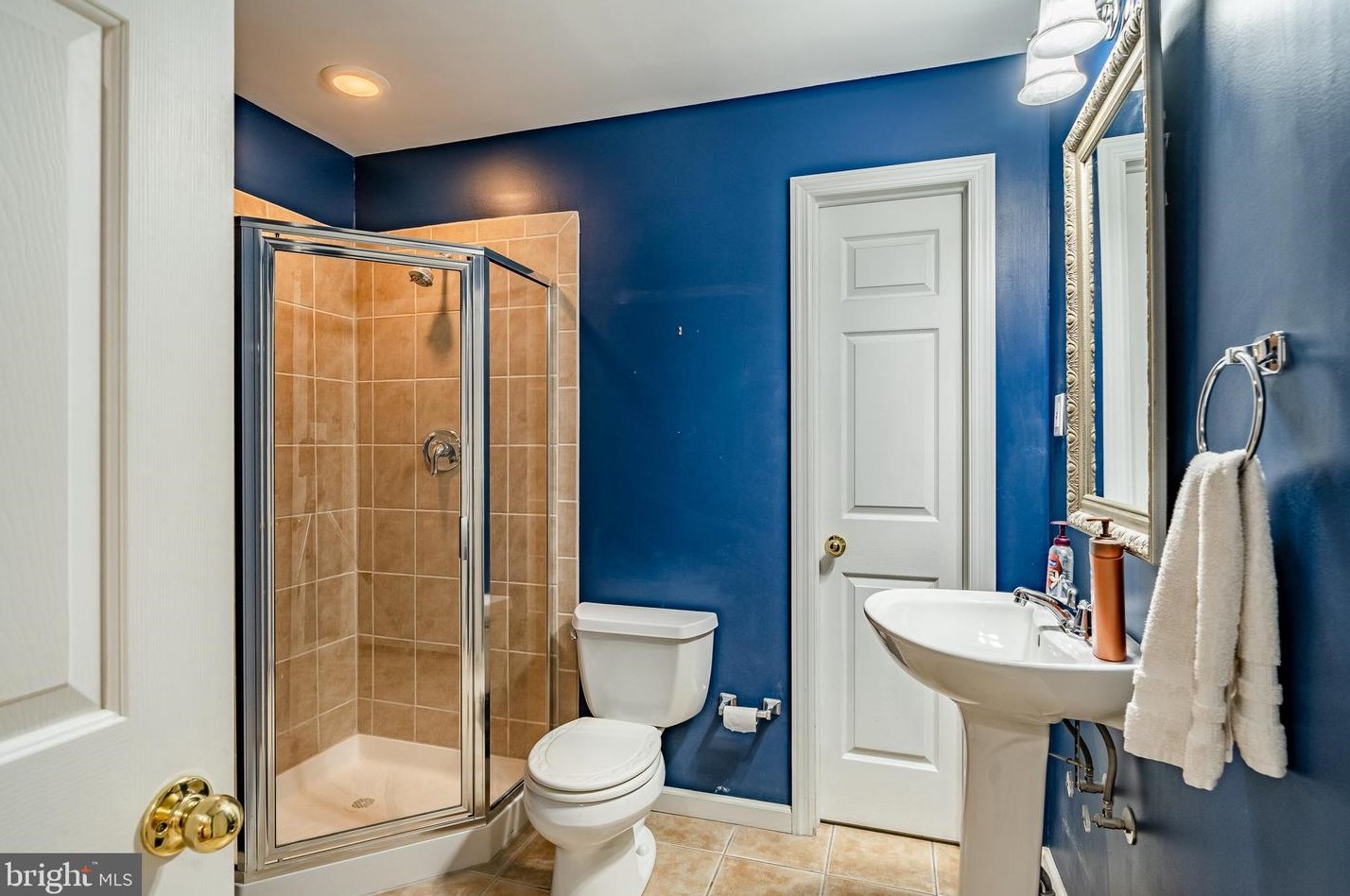 4 Avondale Cir, Exton PA 19341-2374 exterior