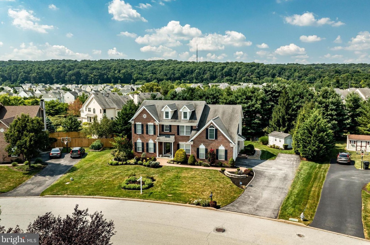 4 Avondale Cir, Exton PA 19341-2374 exterior