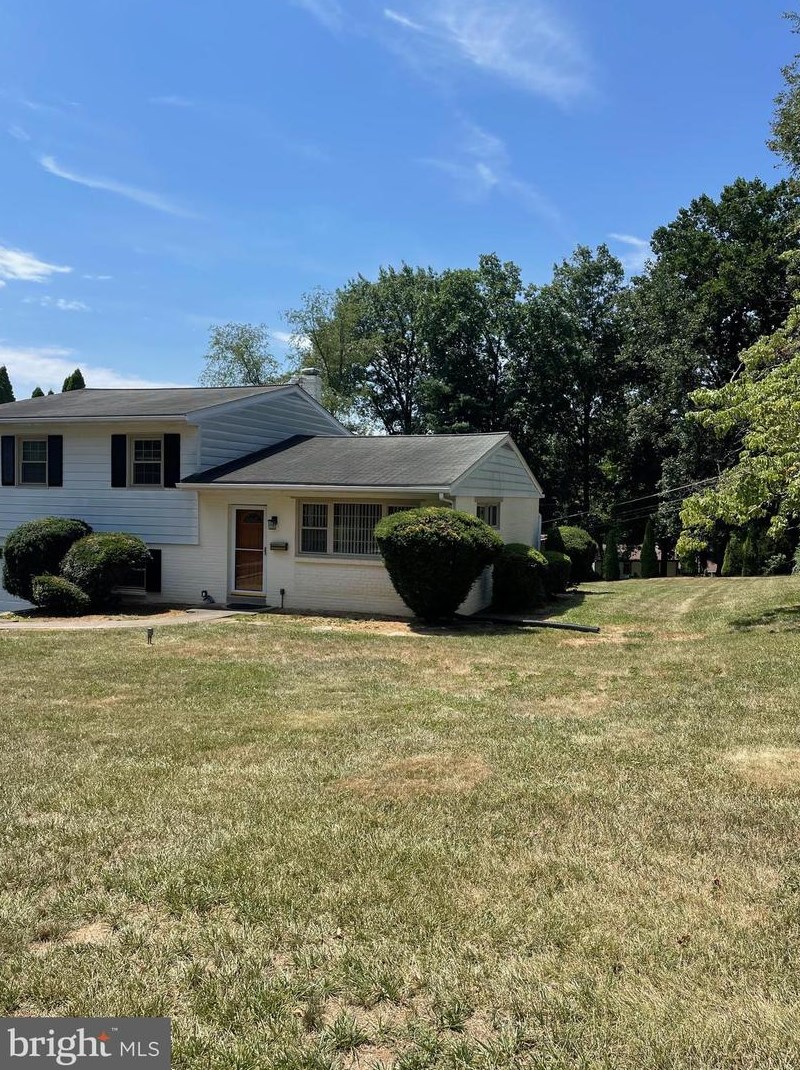 21 W Golf Club Ln, Paoli, PA 19301