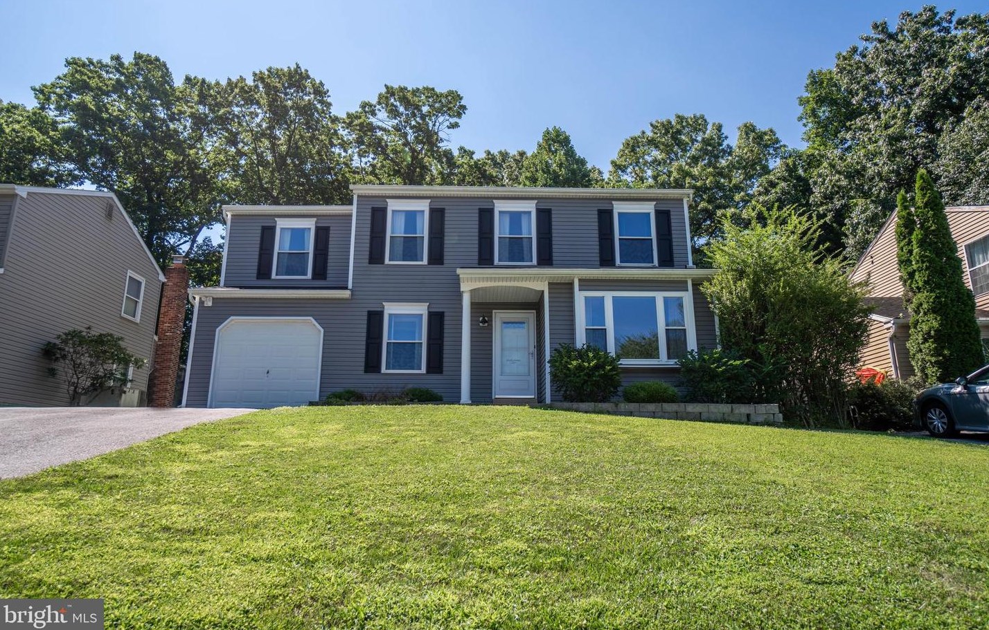 1642 Farnham Ln, Downingtown, PA 19335