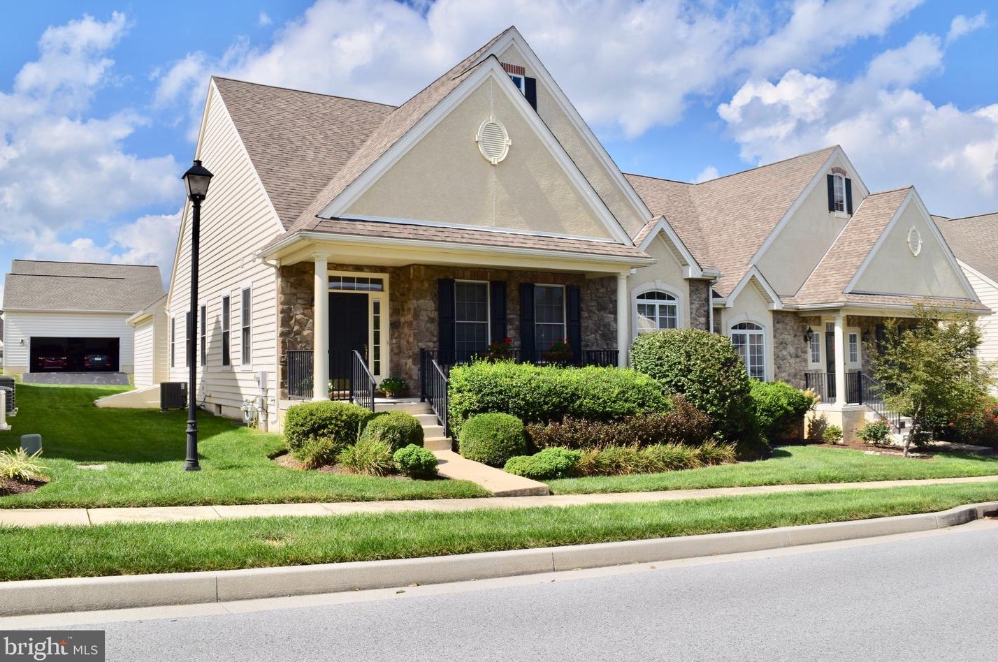 217 Brittany Dr, Avondale, PA 19311-1434