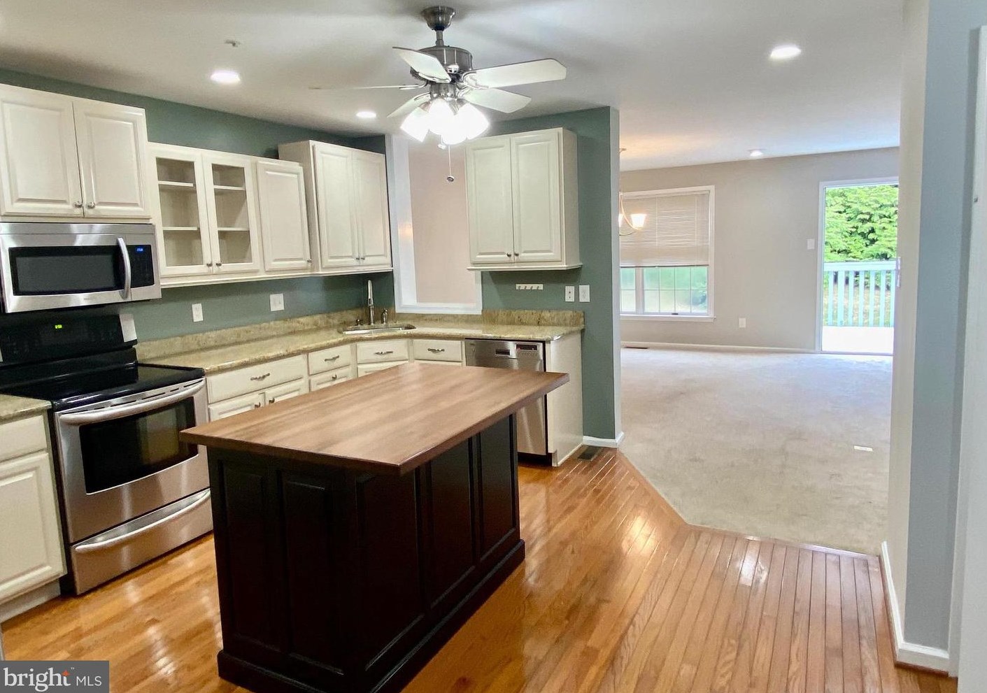 569 Saxony Dr, Exton PA  19341-2067 exterior