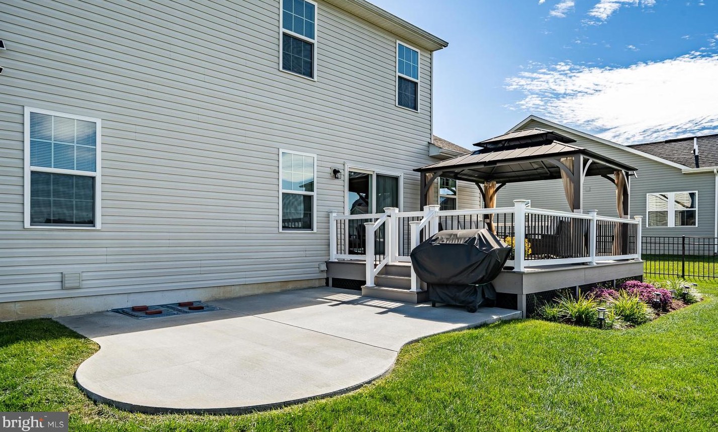 114 Dague Farm Dr, Romansville, PA 19320-5831