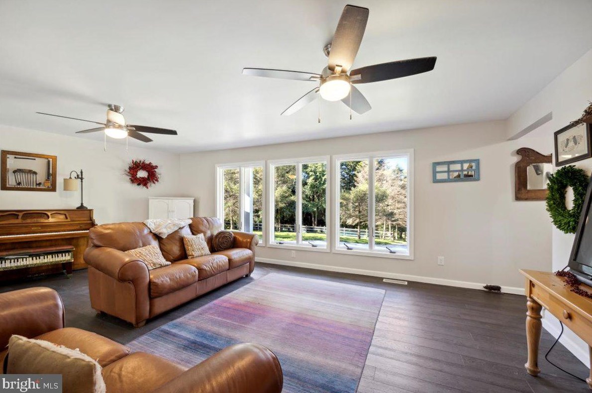 365 Misty Patch Rd, Romansville, PA 19320-4626