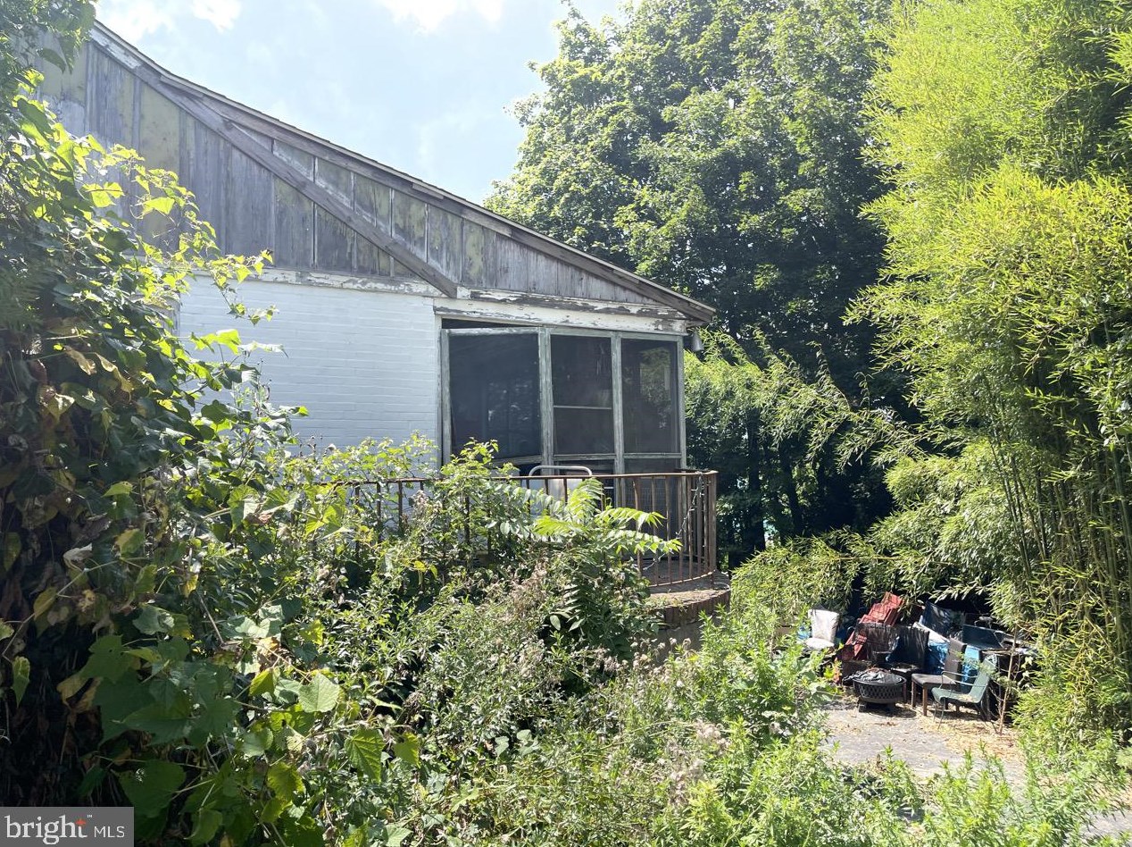 733 Price St, West Chester PA  19382-2185 exterior