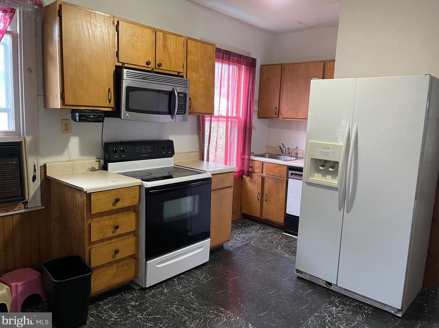 1010 Charles St, Romansville, PA 19320-2804