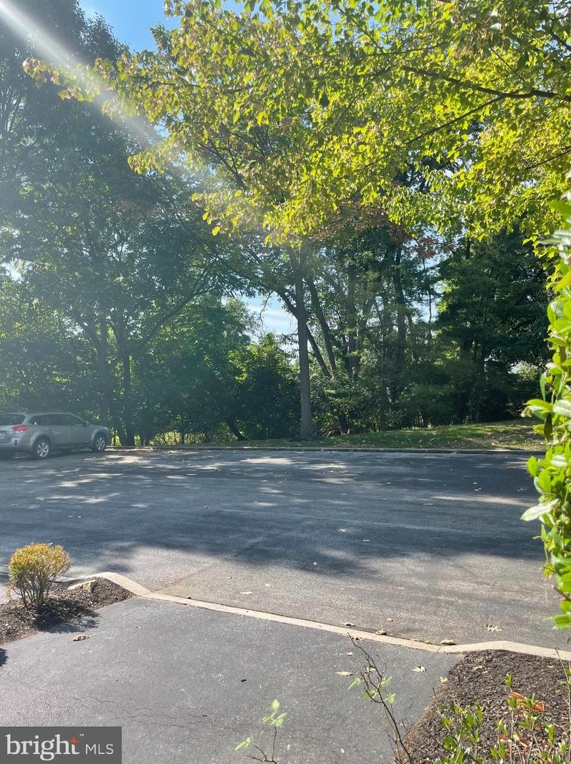 45 Cabot Dr, Wayne, PA