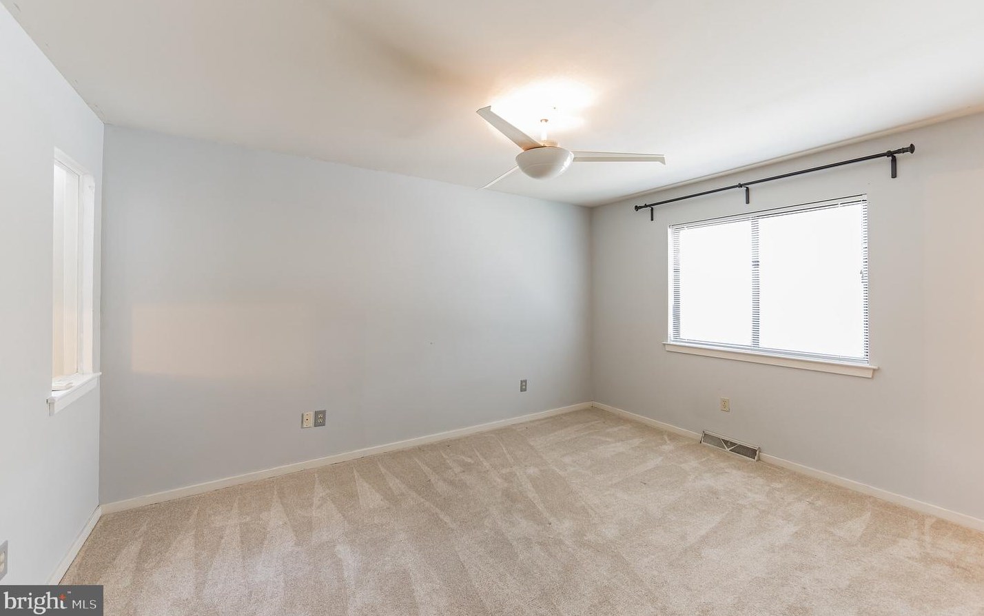 390 Lynetree Dr, West Chester PA 19380-1707 exterior